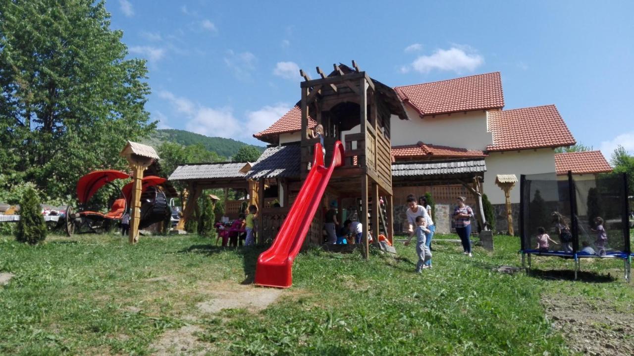 Pensiunea Valea Branzei Nanesti Екстериор снимка